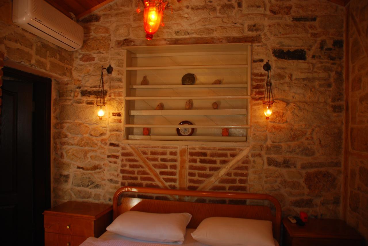 Foca Antik Otel Exterior foto